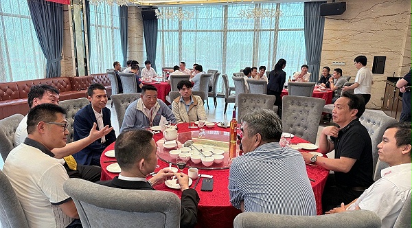 聚会