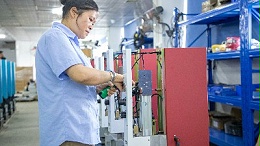 聚焦！应对必诺超声波焊接机变频器输出频率异常的实用策略