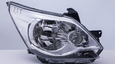 灵科超声波焊接技术在<i style='color:red'>车灯焊接</i>中的优势与应用