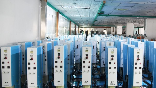 “超声波”纵波，横波<i style='color:red'>声场</i>的不同点