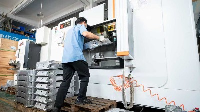 精准无缝，舒适清晰：灵科超声波焊接技术如何成就卓越3D眼镜