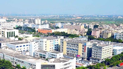 中国超声波焊接设备市?。喝痔煜?，创新引领未来