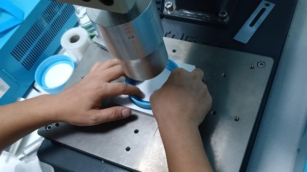 灵科超声波-<i style='color:red'>蓝色大号培养皿焊接</i>