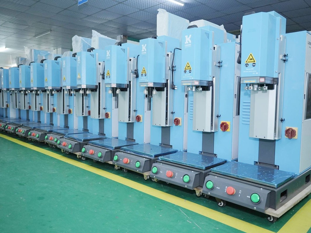 探索<i style='color:red'>行业第一</i>：灵科伺服超声波焊接机助力产业升级