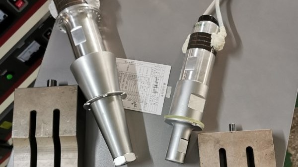 什么是<i style='color:red'>口罩机</i>超声波配套